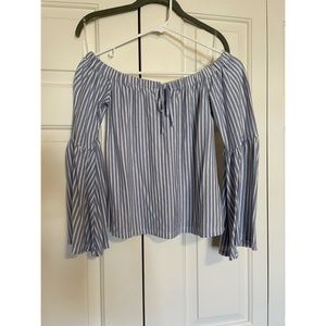 American Eagle Off-the-shoulder top